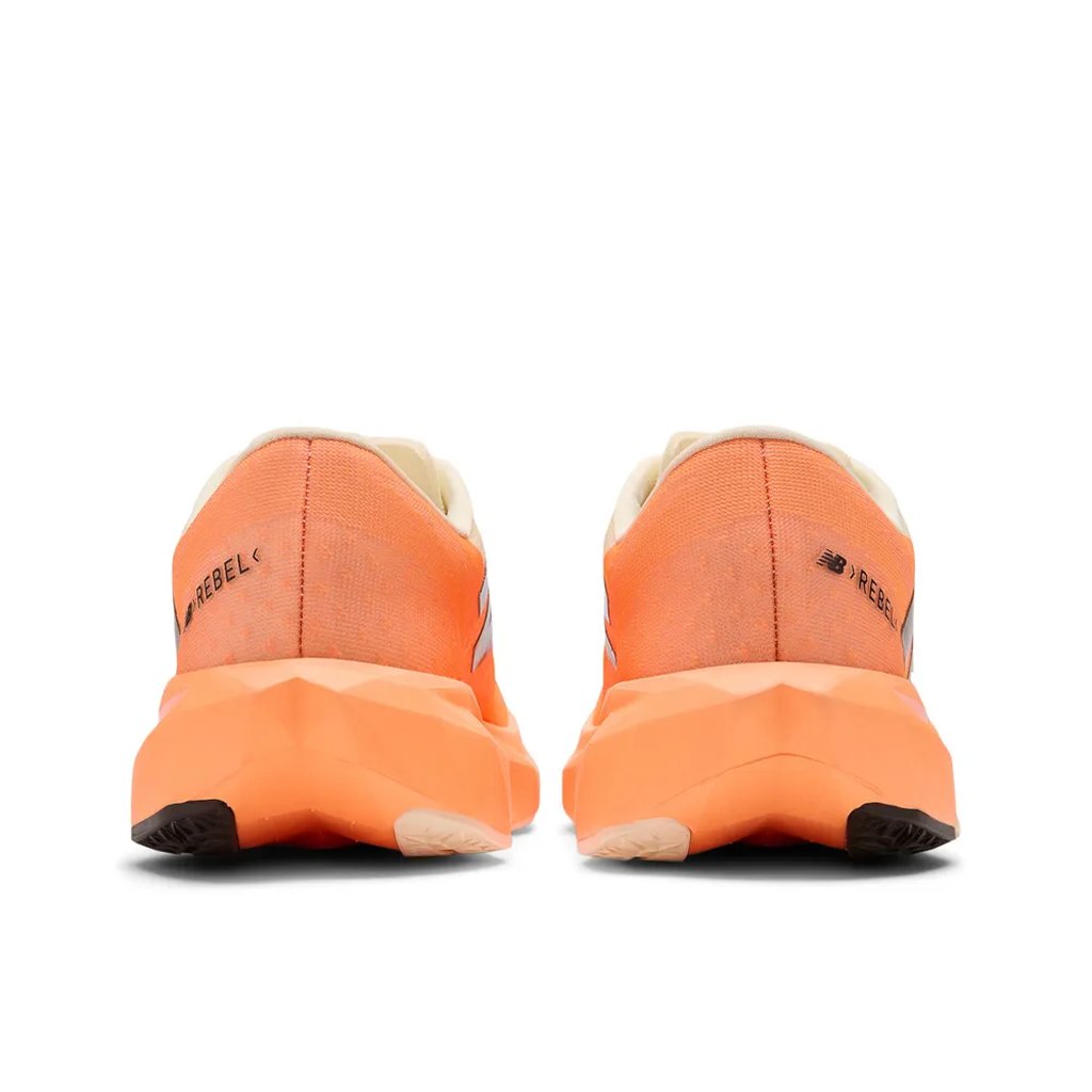 Tênis New Balance Feminino FuelCell Rebel v4