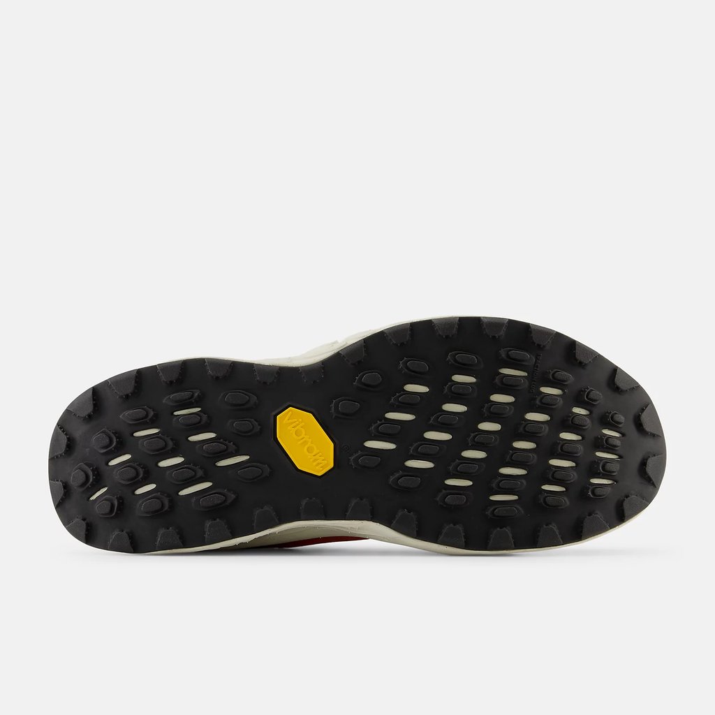 Tênis New Balance Masculino Hierro v8