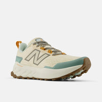 Tênis New Balance Feminino Fresh Foam Garoé V2