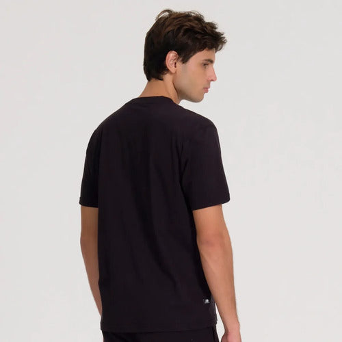 Camiseta New Balance Masculina Essentials
